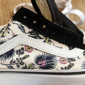 Vans skate sneaker Old Skool Paradise Floral Womens 6. Brand New